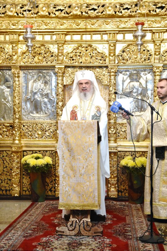 Patriarhul României la Mănăstirea Samurcăşeşti 17334