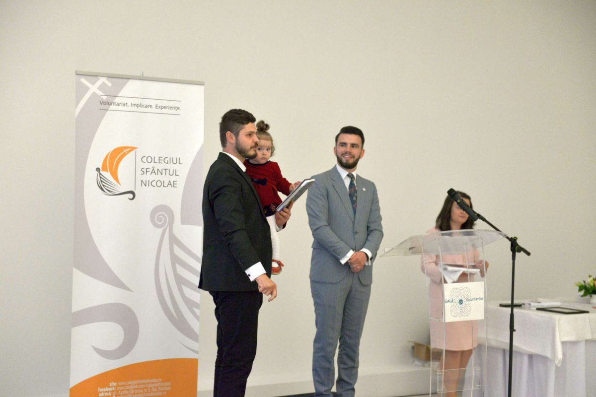 „Cutia cu papucei pentru ei“ alături de copii, de ziua lor 17203