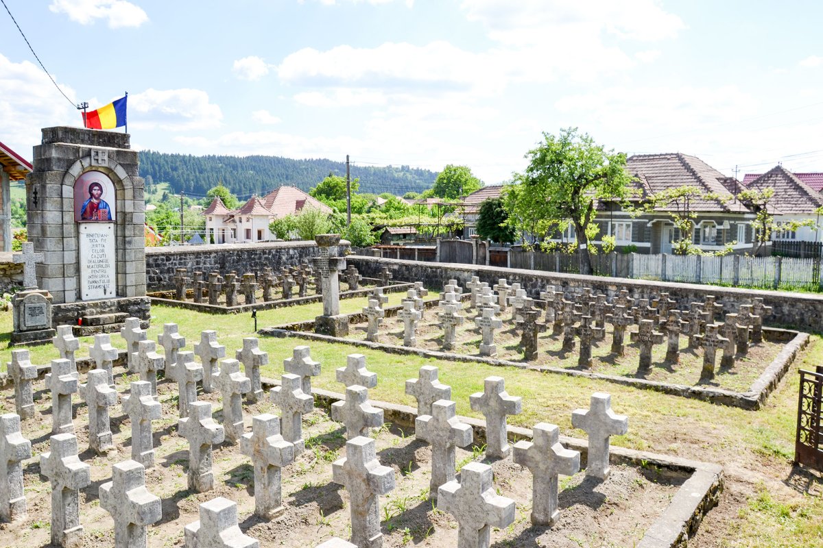 Pe Valea Cașinului s-a deschis drumul României Mari 17253