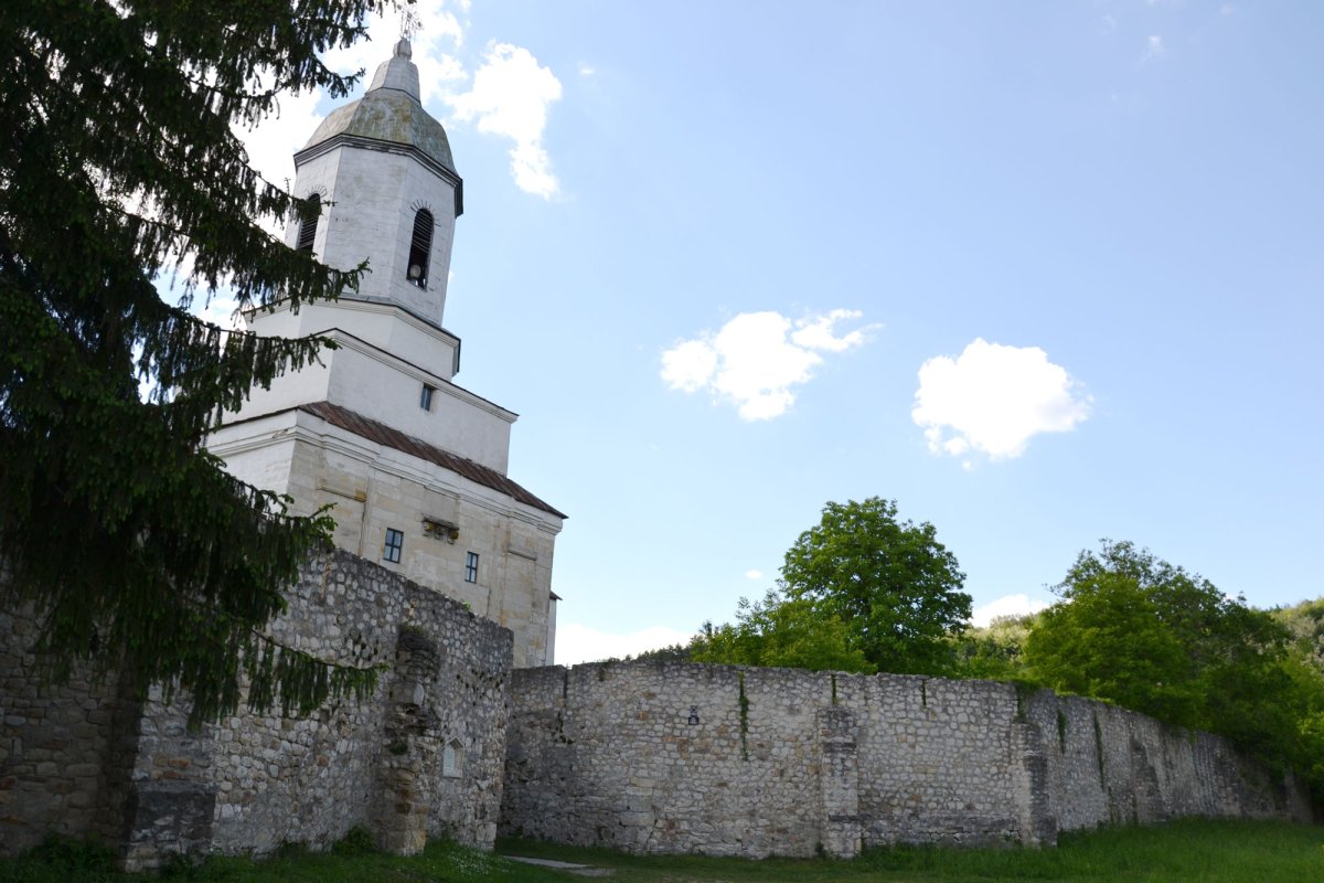 Pe Valea Cașinului s-a deschis drumul României Mari 17265