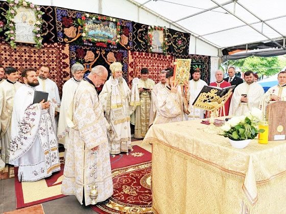 Slujiri arhierești în Duminica Tuturor Sfinților 17211