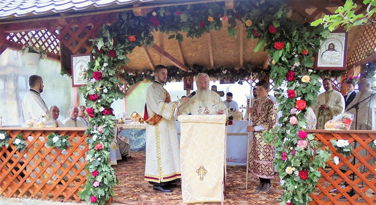 Slujiri arhierești în Duminica Tuturor Sfinților 17216