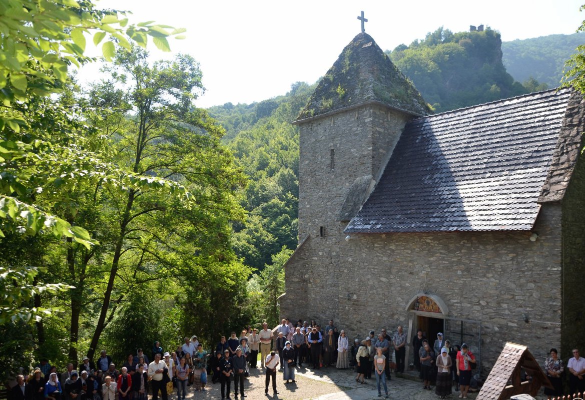 Slujiri arhierești în Duminica Tuturor Sfinților 17225