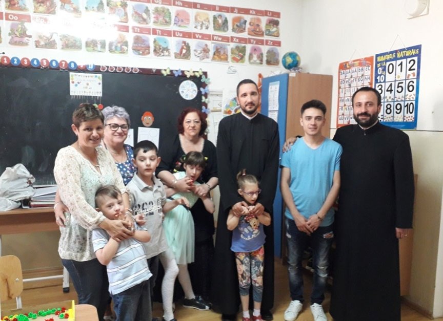 Acțiuni filantropice pentru copii şi părinţi, la Brașov 17141