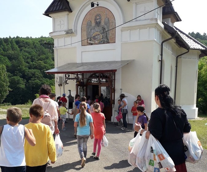 Acțiuni filantropice pentru copii şi părinţi, la Brașov 17142