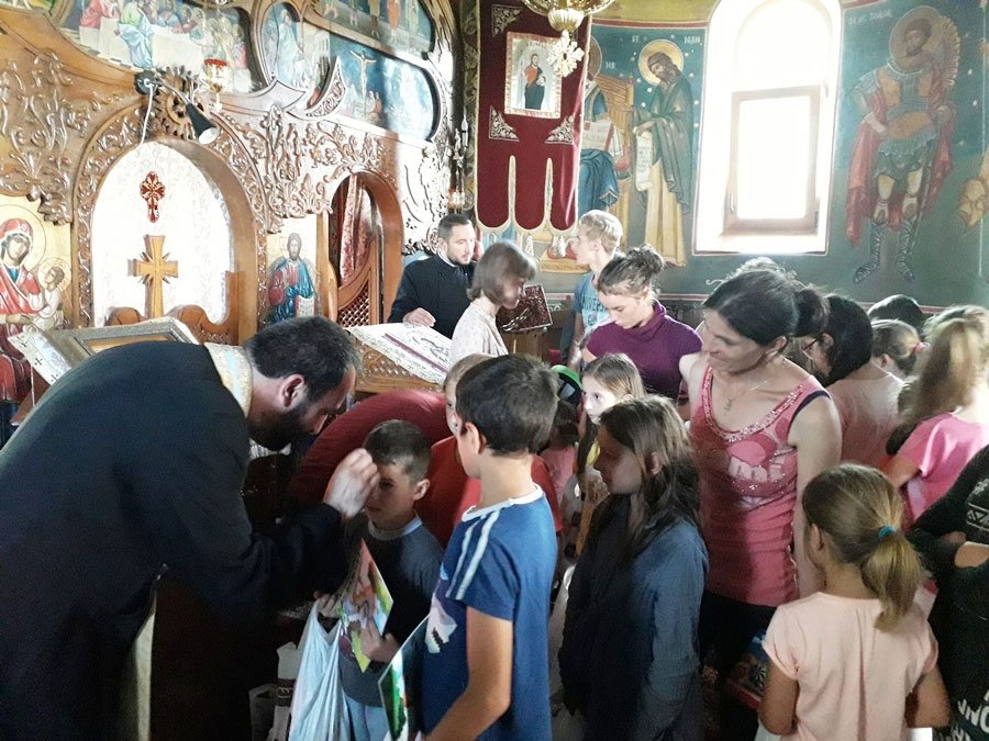 Acțiuni filantropice pentru copii şi părinţi, la Brașov 17143