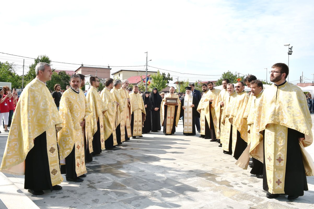 Brâul Maicii Domnului a fost adus la Voluntari 17005