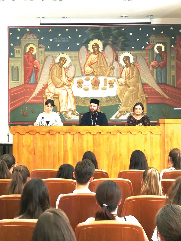 Protoieria Sector 3 Capitală a premiat elevii olimpici 16947