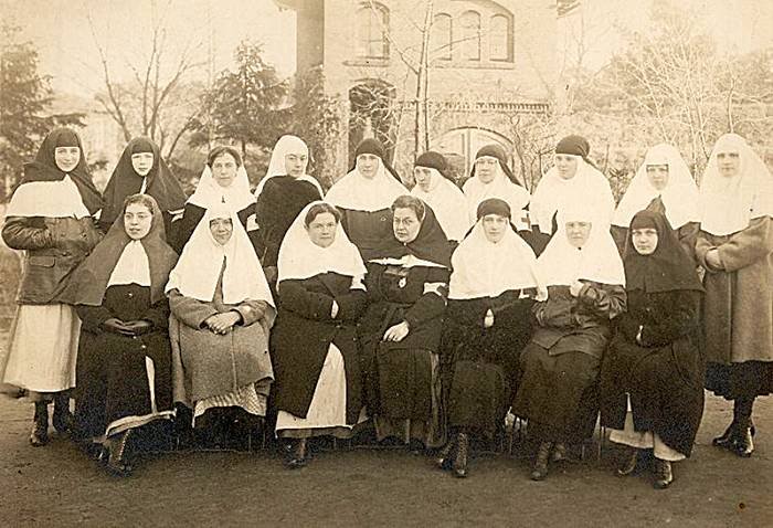 Monahiile eroine din linia întâi și de pe „frontul de acasă” 17108