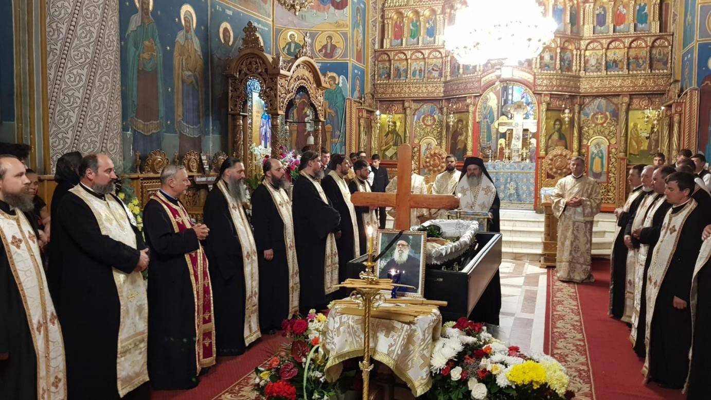 Mărturisitor al credinţei în vreme de prigoană şi dascăl al rugăciunii 16877