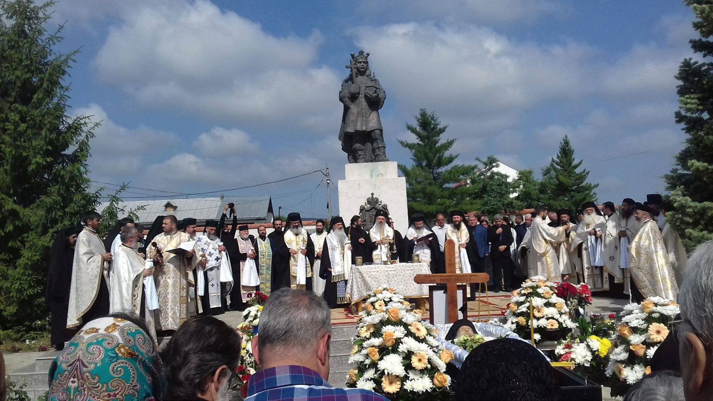 Mărturisitor al credinţei în vreme de prigoană şi dascăl al rugăciunii 16883