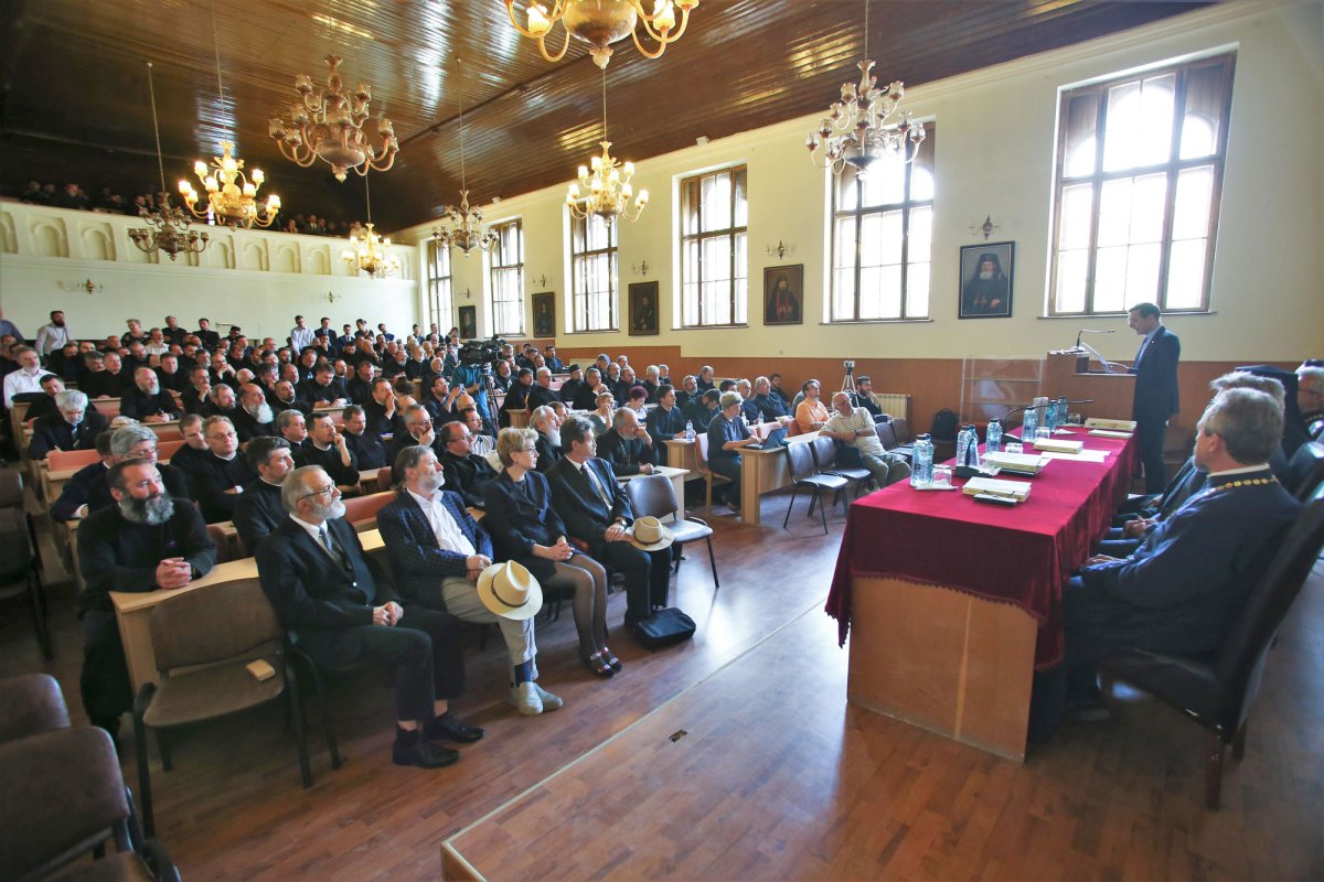 Președintele Academiei Române, Ioan Aurel Pop, a conferențiat la Sibiu 16839