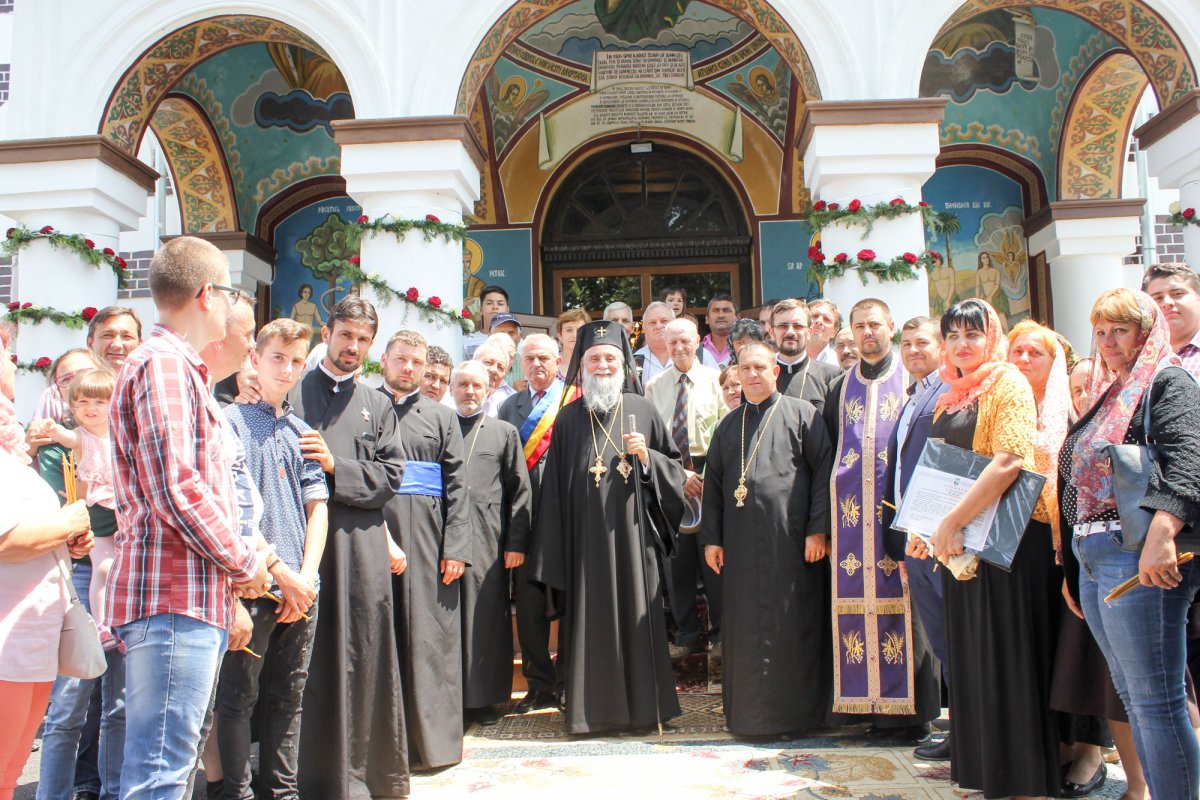 Biserica „Sfinţii Trei Ierarhi” din Budieni, resfinţită 16783