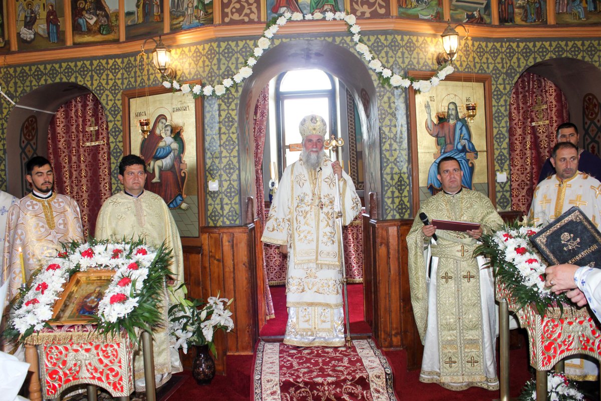 Biserica „Sfinţii Trei Ierarhi” din Budieni, resfinţită 16785