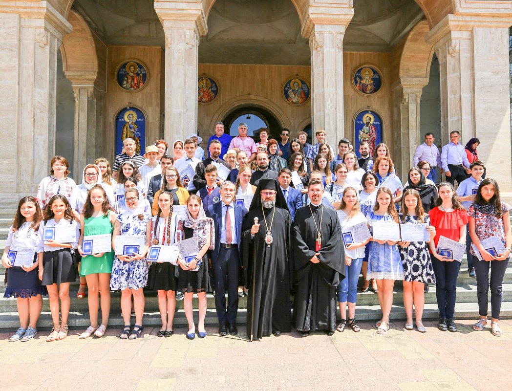 Slujiri arhierești la sărbătoarea Sfinților Români 16805