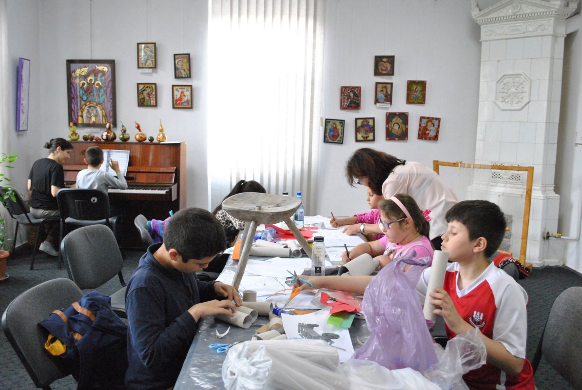 Lucrările copiilor de la „Aripi de lumină”, expuse la Galeriile Cromatic 16694