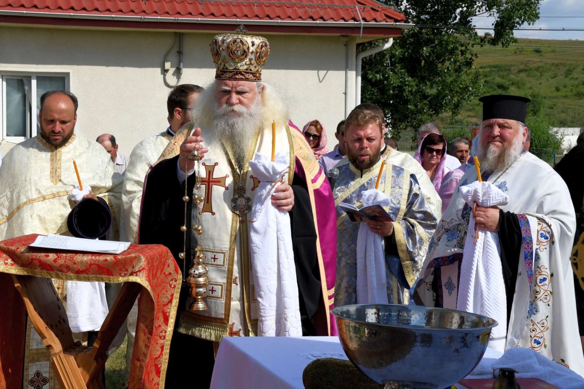 Rugăciuni arhiereşti în Parohia Ipatele 16671