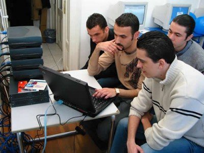 Stagii de practică pentru studenţii craioveni 16708