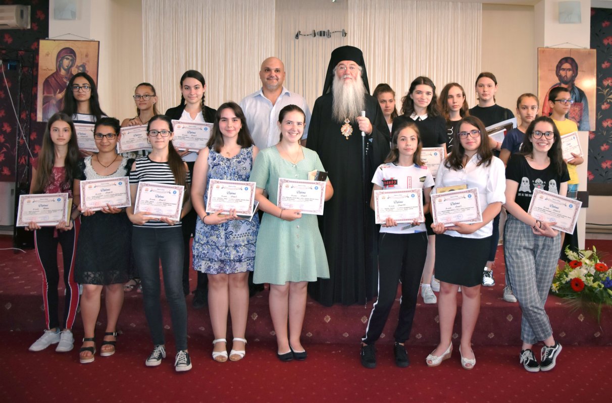 Premii pentru elevii merituoşi 16629