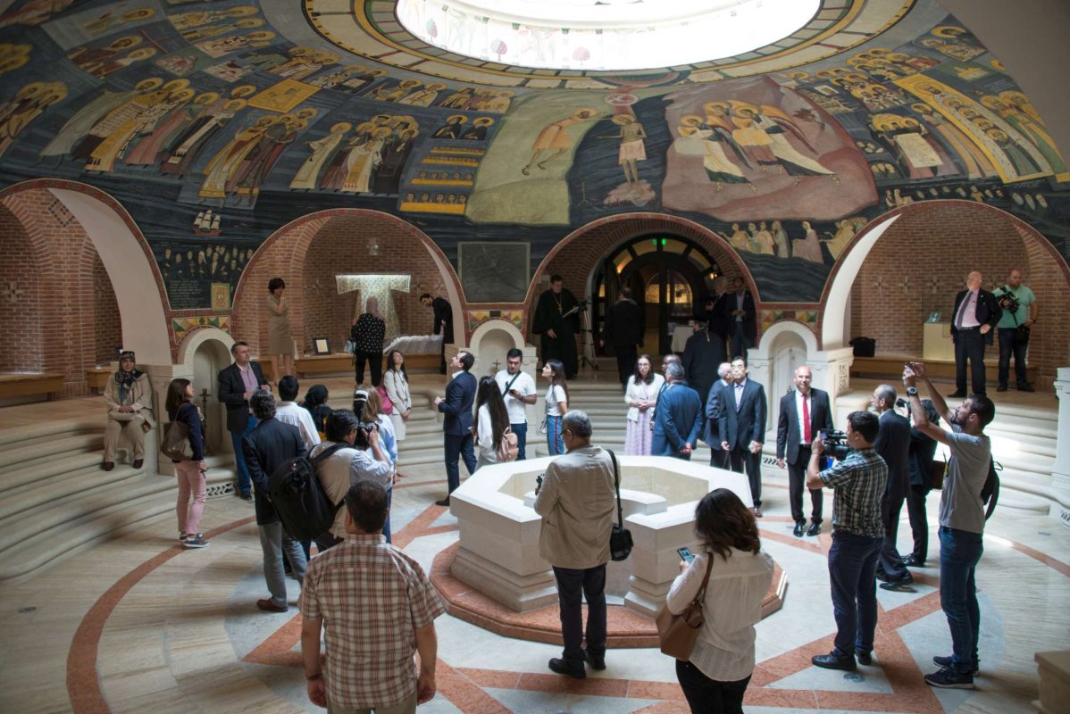 Ansamblul Mitropolitan din Iaşi vizitat de reprezentanţi din 22 de ambasade 16543