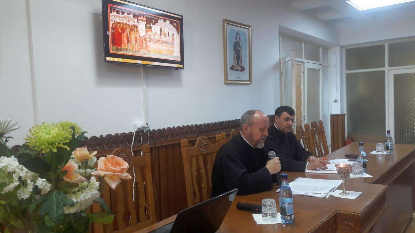 Întruniri preoţeşti în trei protopopiate ale Eparhiei Romanului şi Bacăului 16545