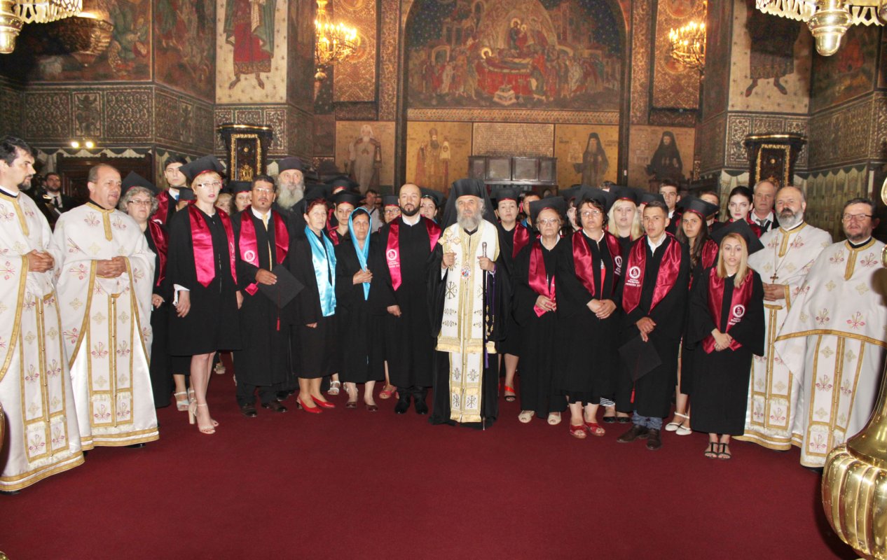 Manifestări festive la școli teologice din Galați 16588