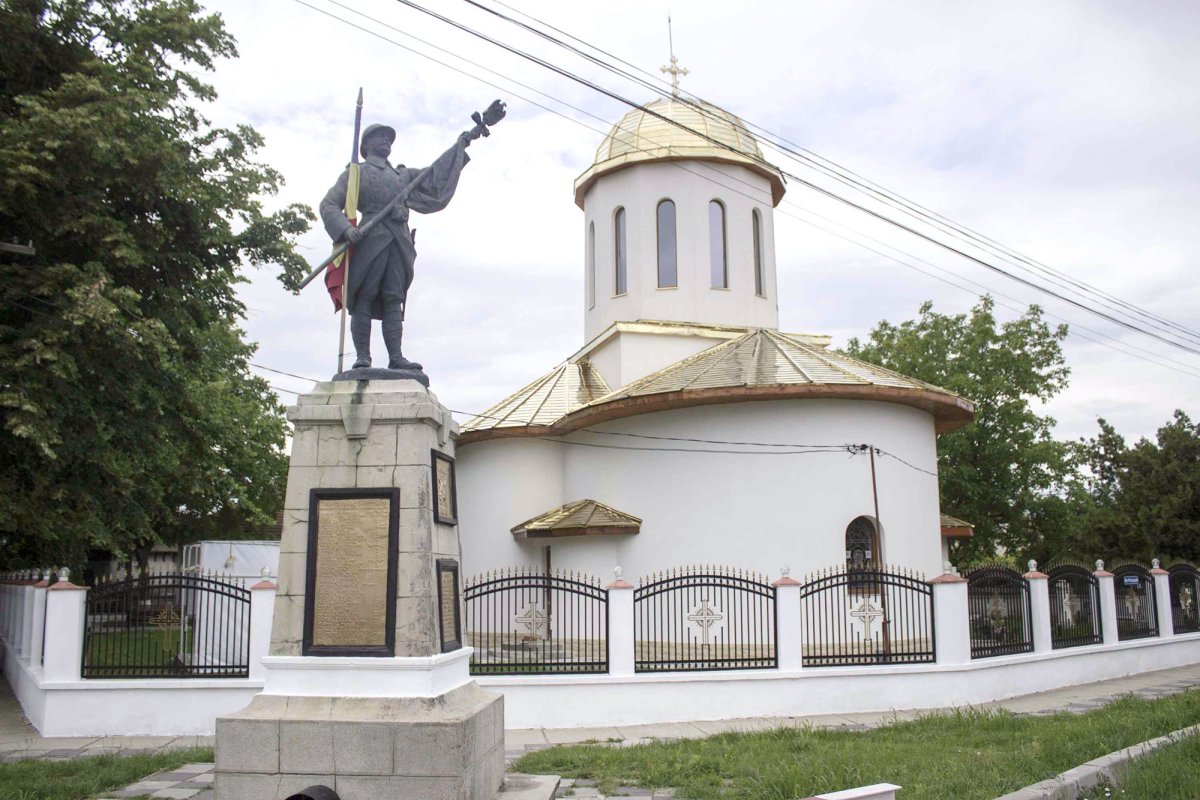 Memoria Marelui Război în monumente, eroi și cruci 16574