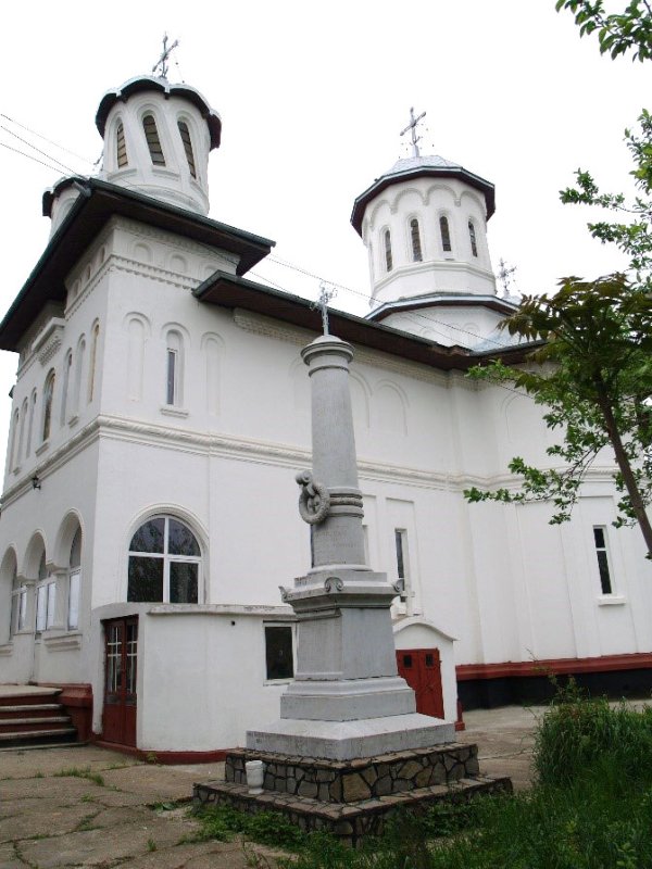 Memoria Marelui Război în monumente, eroi și cruci 16575