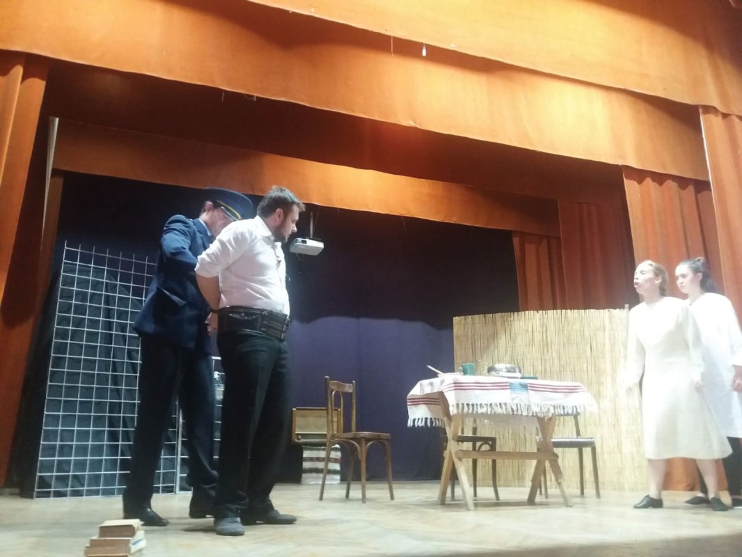 Spectacolul „Osânda cărţilor” la Colegiul „Gheorghe Lazăr” din Bucureşti 16591