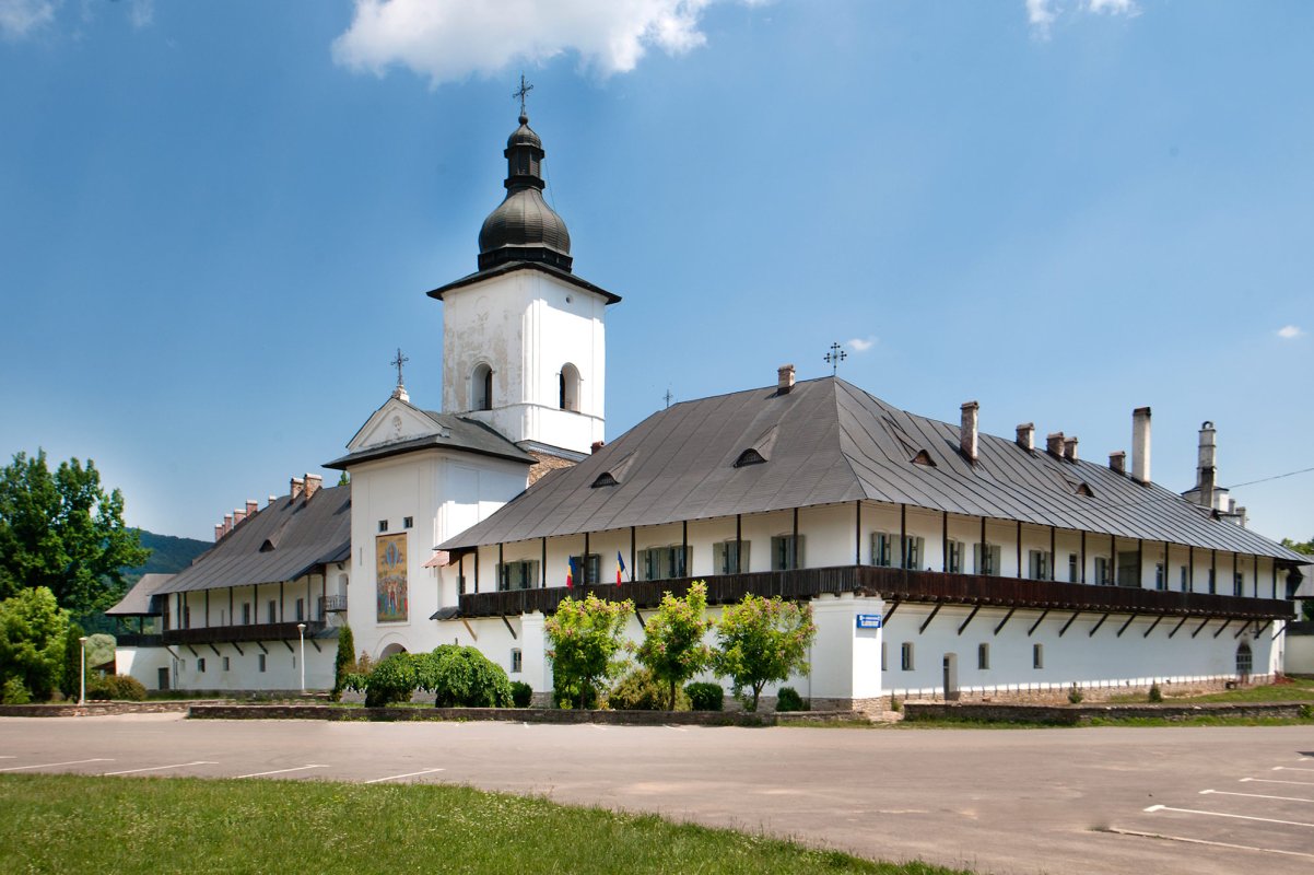 Mărturii despre frumusețile ascunse în sufletele şi zidurile unei comunități monahale 16458