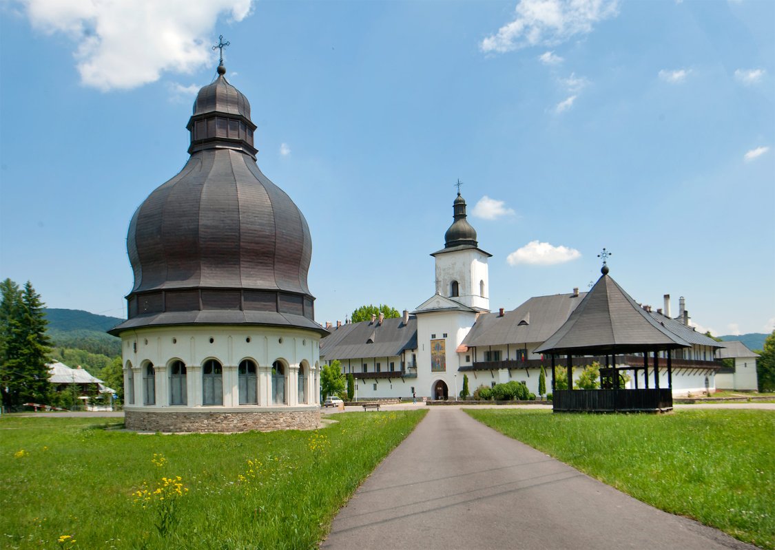 Mărturii despre frumusețile ascunse în sufletele şi zidurile unei comunități monahale 16459