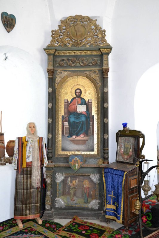 Muzeul Văii Cașinului, depozitar al veșniciei 16431