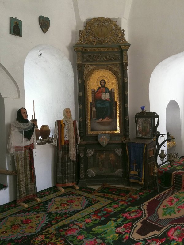 Muzeul Văii Cașinului, depozitar al veșniciei 16436