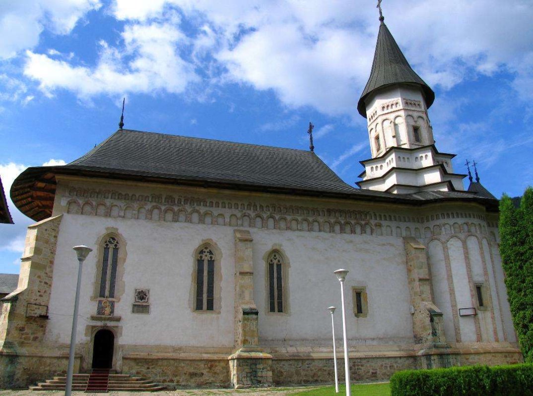 Arhimandritul Ciprian Zaharia, „noul ctitor” al Mănăstirii Bistriţa din Neamţ 16383