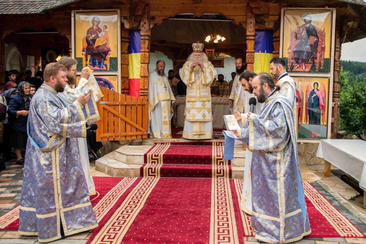 Cinci ani de la strămutarea la cele veşnice a părintelui arhimandrit Iustin Pârvu (1919-2013) 16316