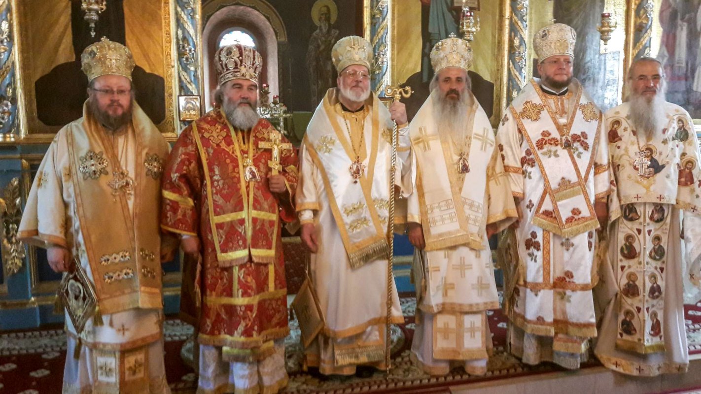 Cinstirea Sfinţilor Mucenici de la Durostorum, prilej de comuniune în rugăciune 16318