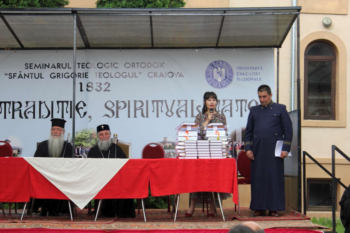 Sfârşit de an şcolar la Seminarul Teologic din Craiova 16336
