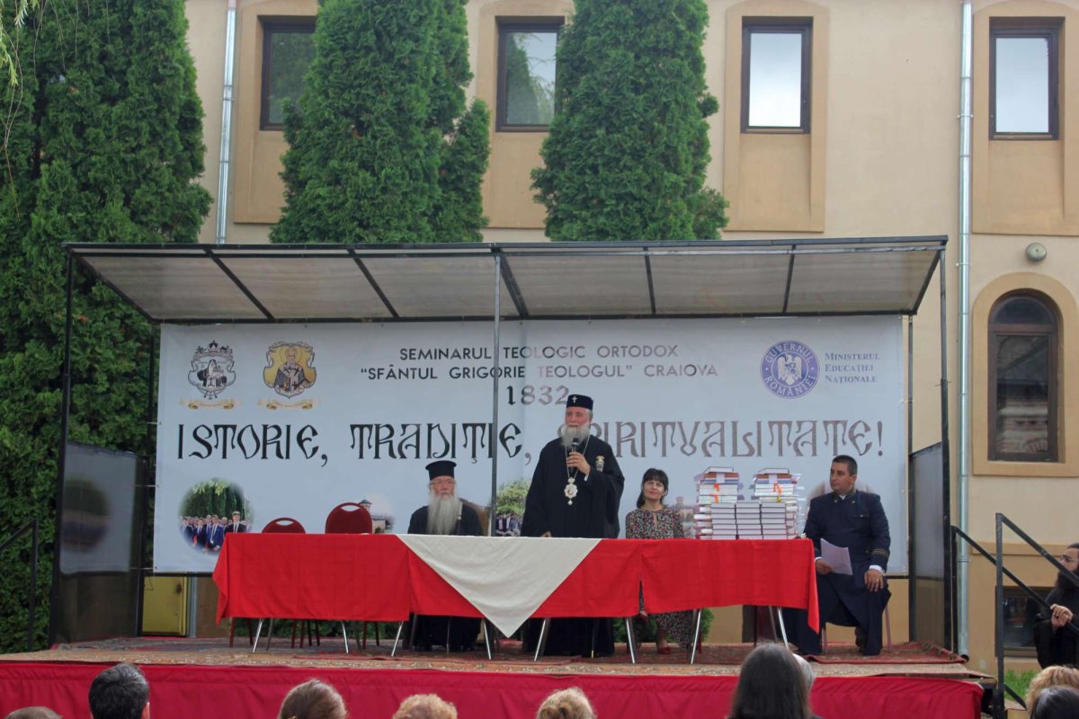 Sfârşit de an şcolar la Seminarul Teologic din Craiova 16337