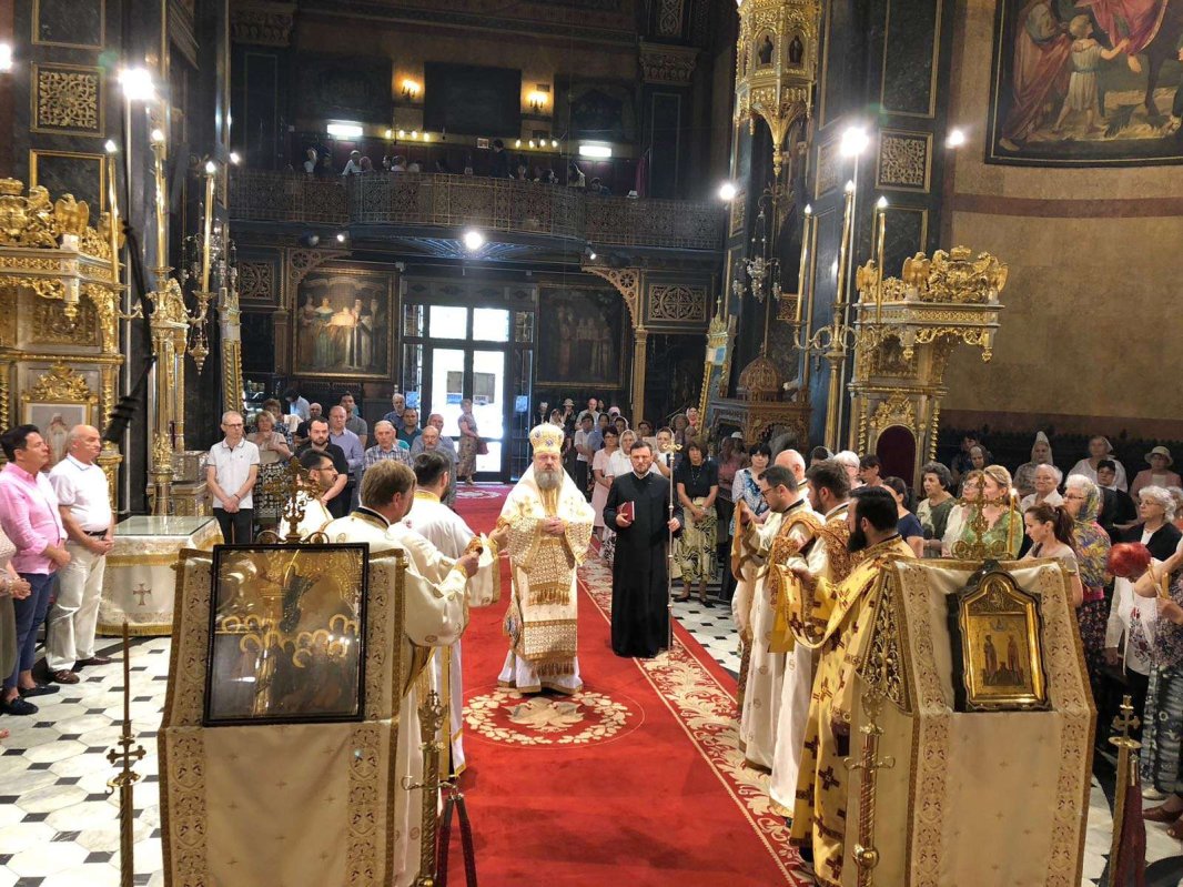 Slujiri arhierești în Capitală 16362