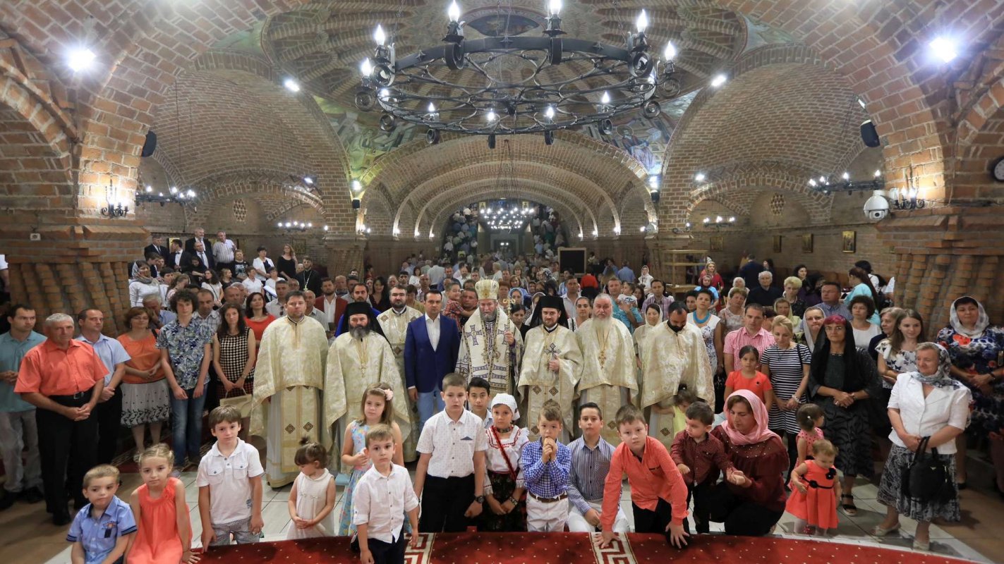 Slujiri arhierești în Duminica a 3-a după Rusalii 16345