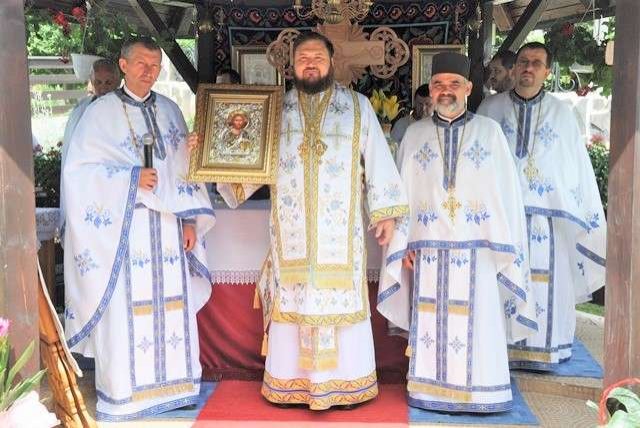 Slujiri arhierești în Duminica a 3-a după Rusalii 16346