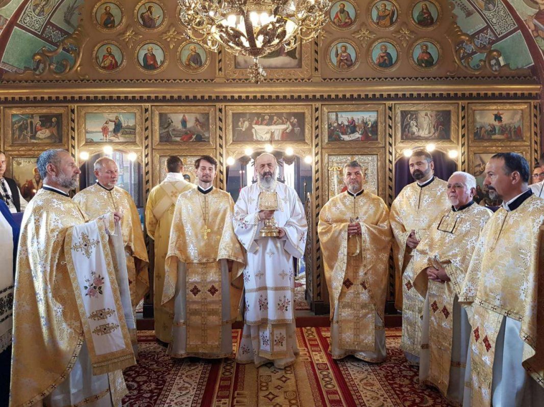 Slujiri arhierești în Duminica a 3-a după Rusalii 16355