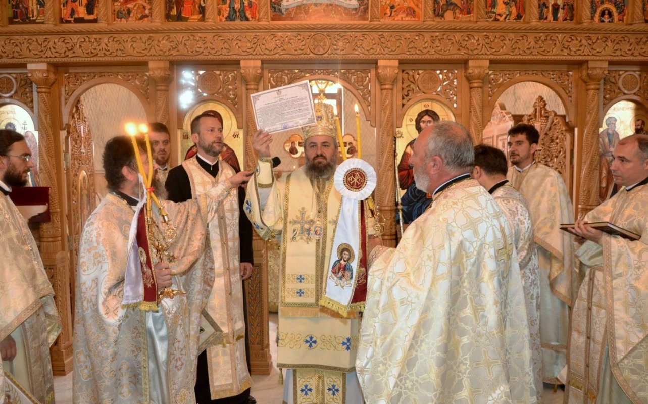 Slujiri arhierești în Duminica a 3-a după Rusalii 16356