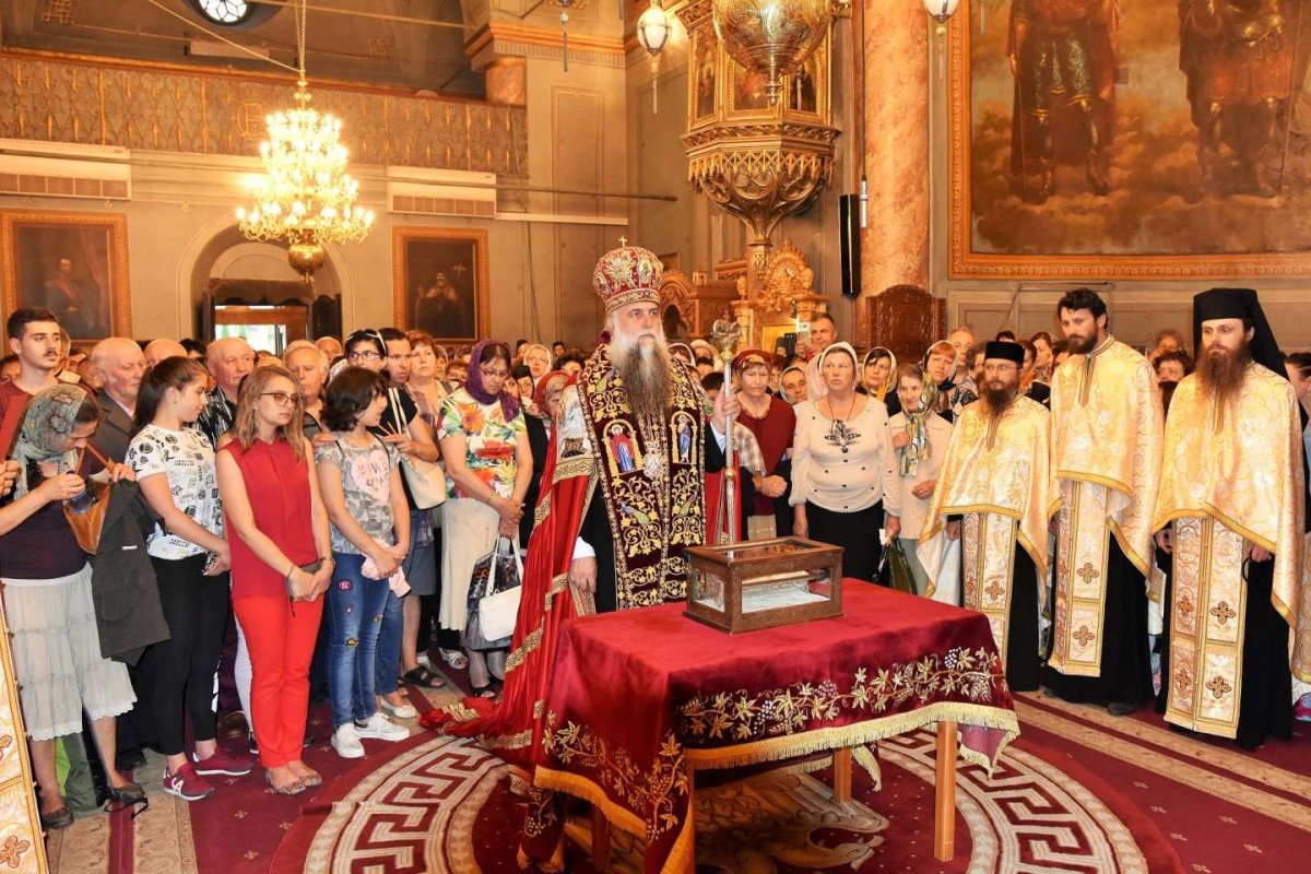 Brâul Maicii Domnului, spre închinare la Craiova 16227