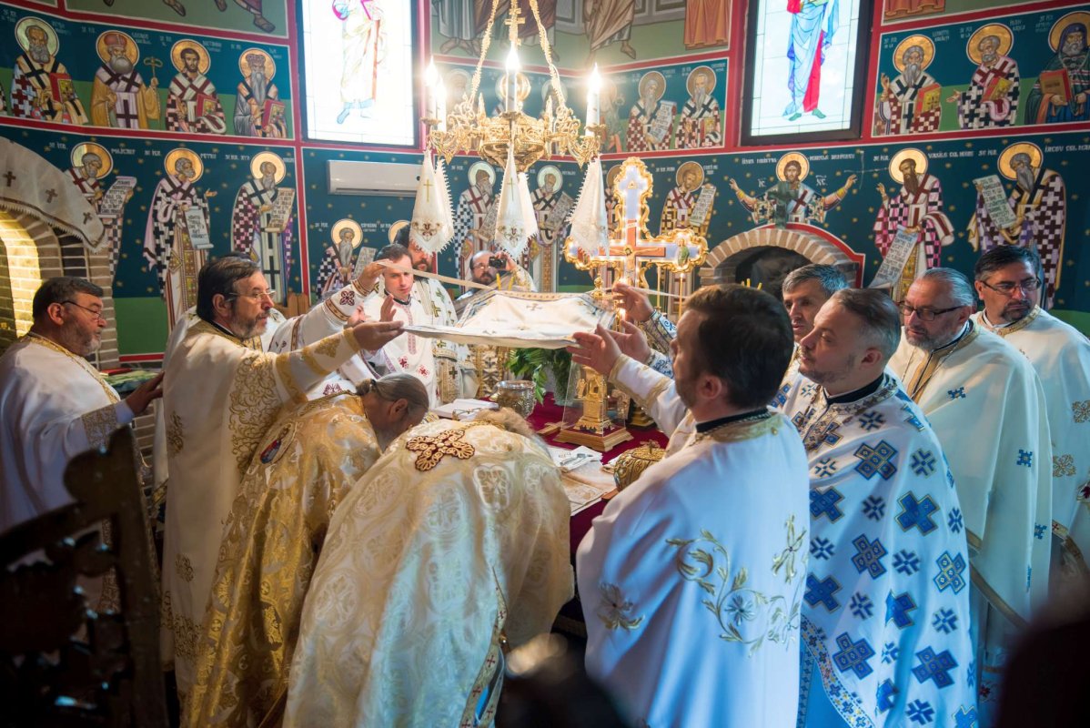 IPS Pimen: „Să ne îngrijim de hrana pentru trup, dar nu îngrijorându-ne“ 16205