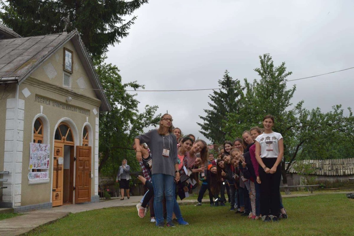 „Tabăra din pridvorul satului“ la Tătăruşi 16216