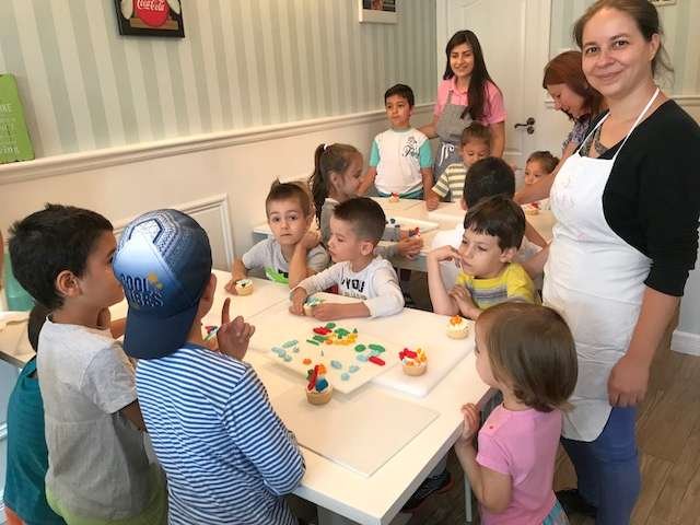 Activităţi pentru tineri în Arhiepiscopia Râmnicului 16146