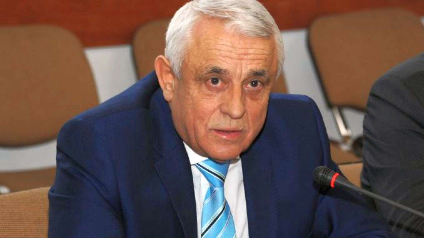 „Nu putem să cerem fermierilor să facă mai mult şi mai bine cu bani mai puţini” 16199