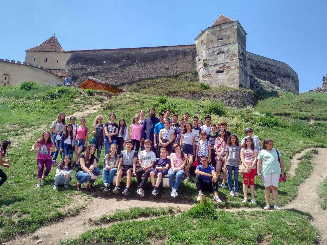 Proiect educațional cu copii  din Vălenii de Munte 16184