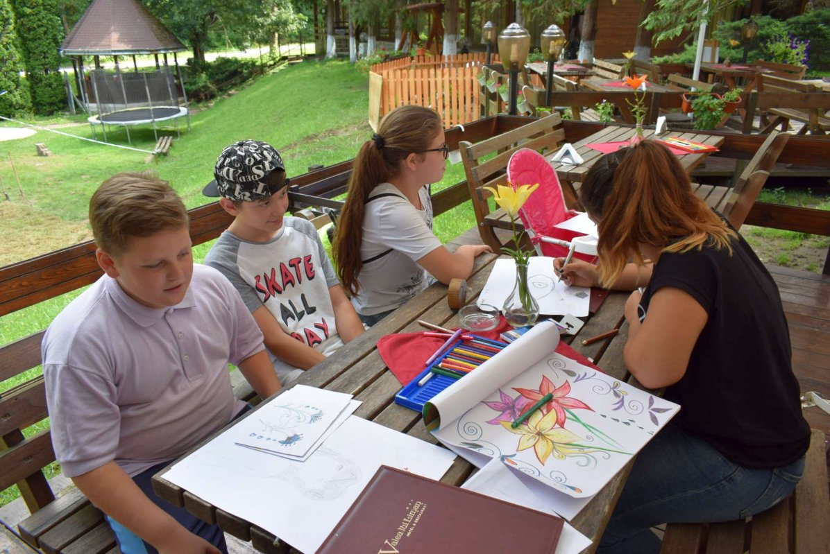 Tabără pentru copiii Centrului „Patriarh Miron Cristea” 16154